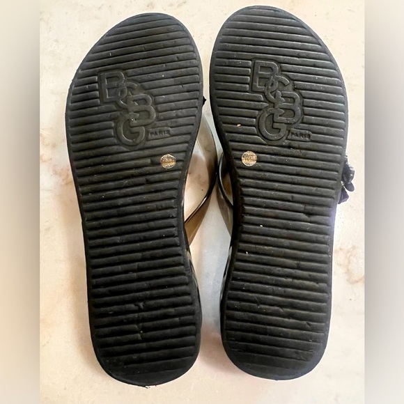 BCBG Black Beaded Strap Wedge Flip Flop Women’s Size 8 - Picture 5 of 5